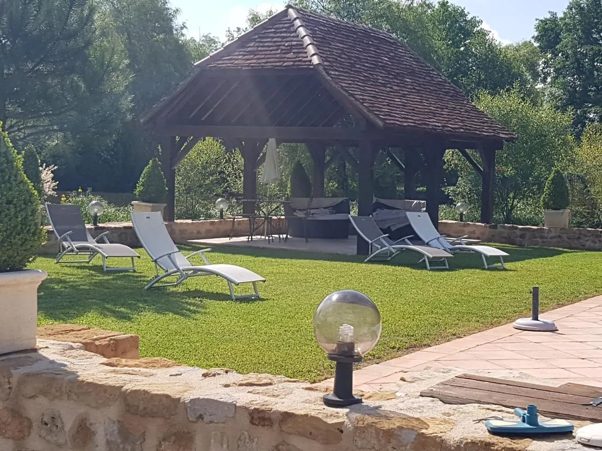 Moulin Du Soustre Bed and Breakfast Cavagnac