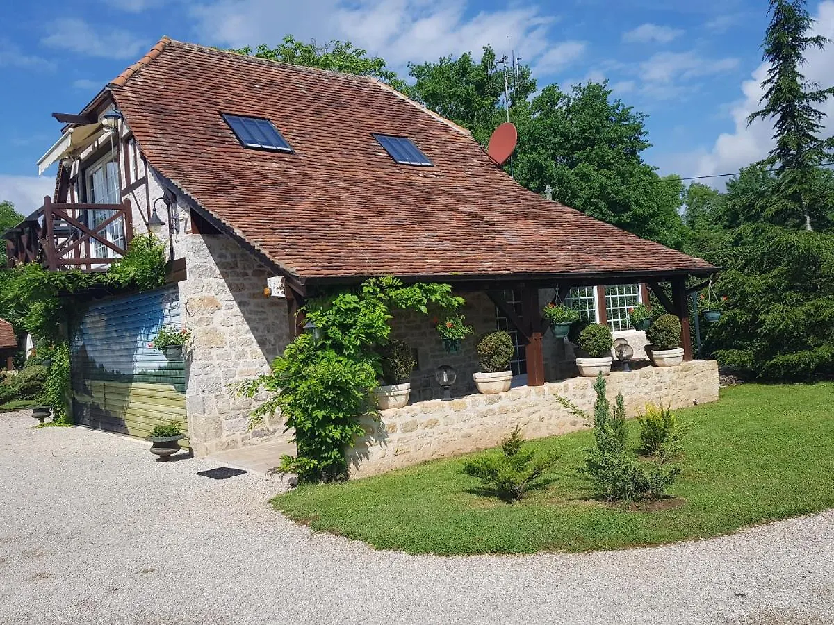 Moulin Du Soustre Bed & Breakfast Cavagnac