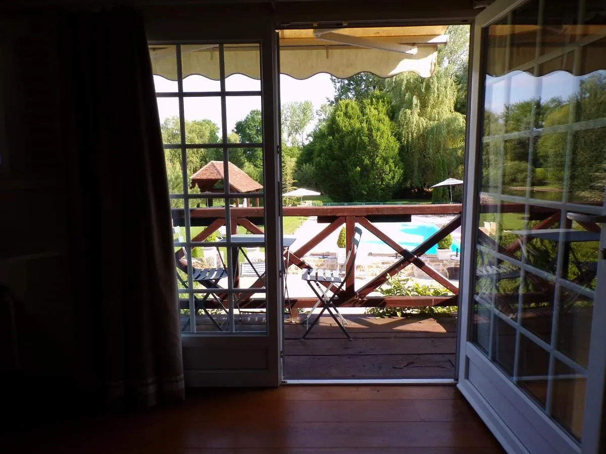 Moulin Du Soustre Bed & Breakfast Cavagnac 0*,  France