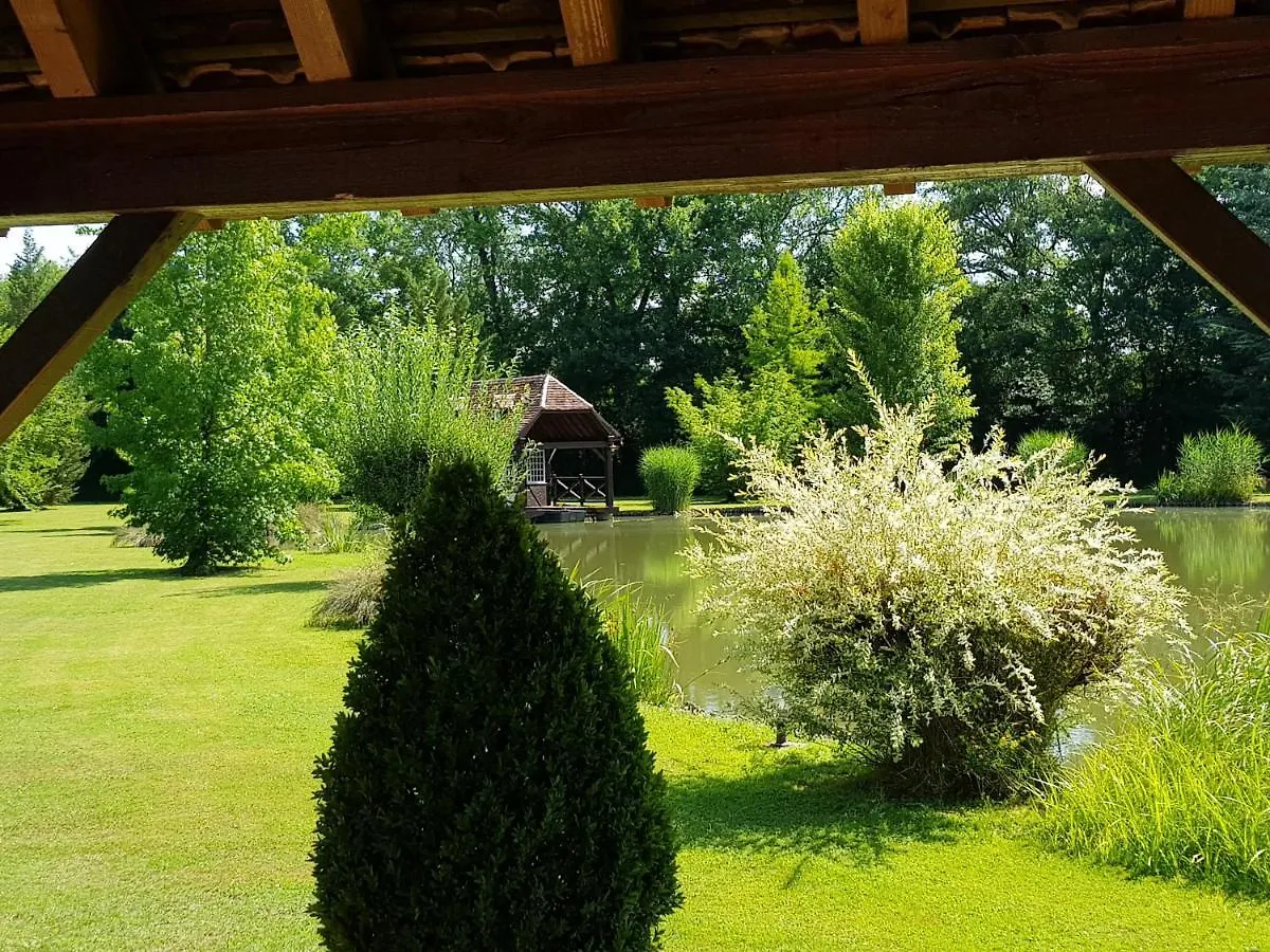 Moulin Du Soustre Bed & Breakfast Cavagnac