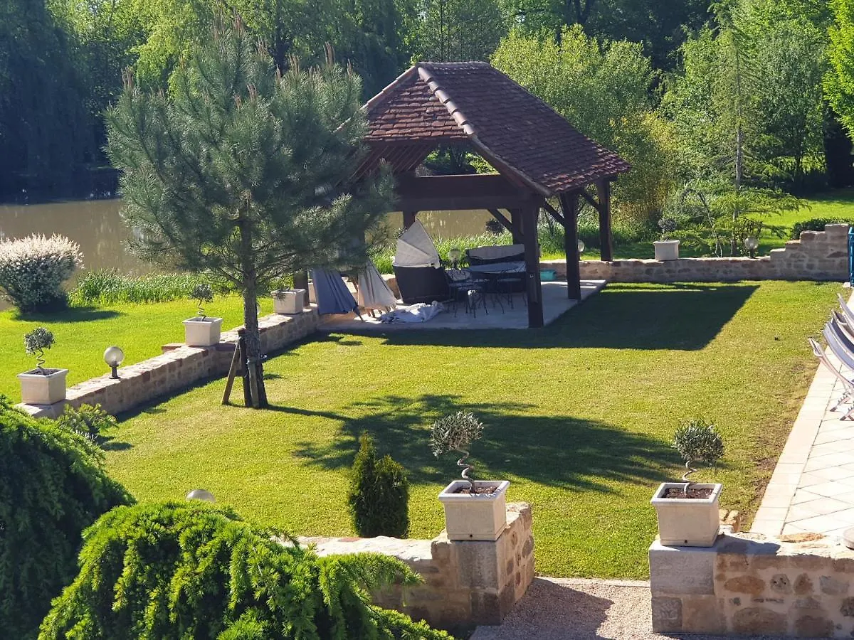 Moulin Du Soustre Bed & Breakfast Cavagnac 0*,