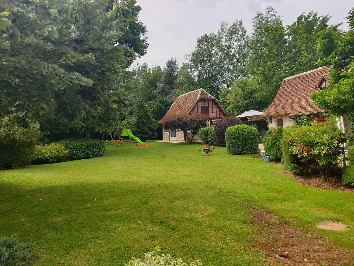 Moulin Du Soustre Bed & Breakfast Cavagnac